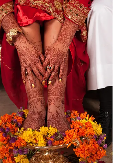 Braut beim Henna-Abend